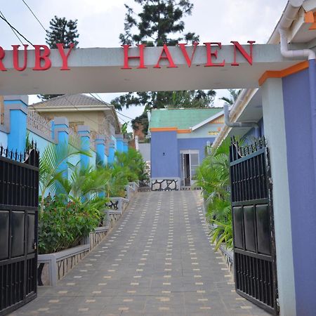 Ruby Haven Ξενοδοχείο Καμπάλα Εξωτερικό φωτογραφία